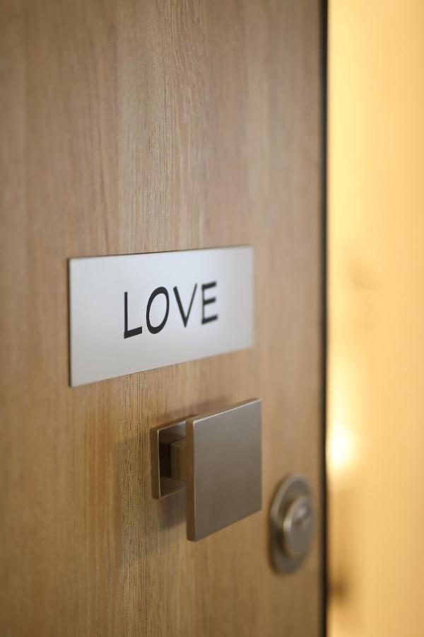 Love Lifestyle Suite Атина Екстериор снимка